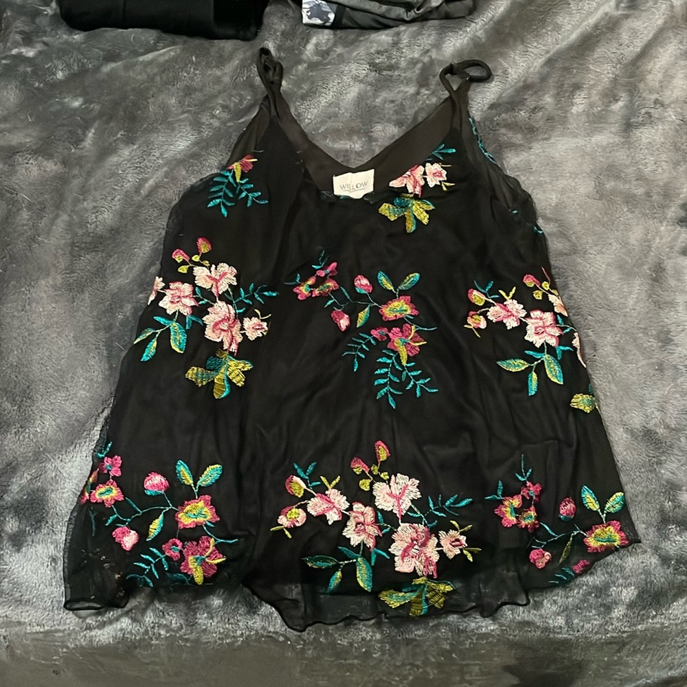 Willow Young contemporary floral tank top size medium